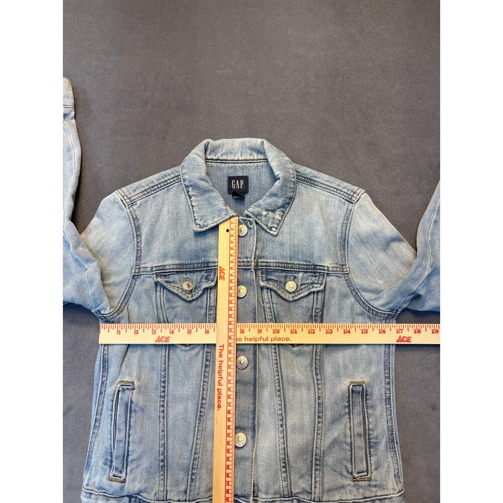 GAP Women’s Medium Denim Jacket Light Wash Distressed Button Up with Pockets - Picture 3 of 11